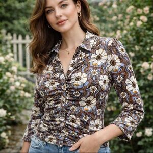 Mauve Vintage Floral Ruched Button-Front Shirt in Brown, Cream and Blue